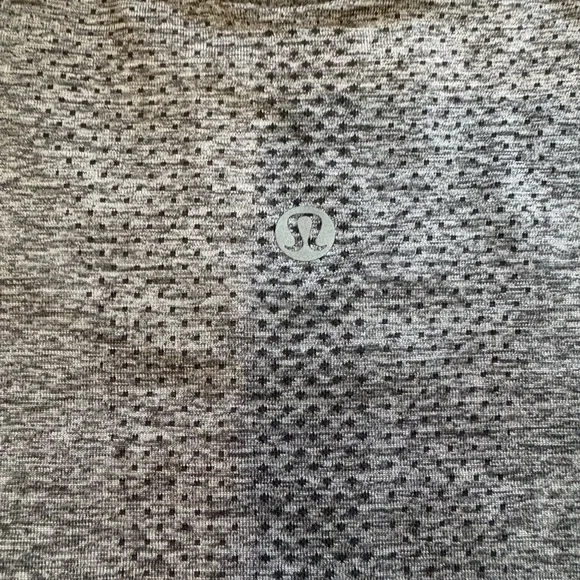 Lululemon Gray Women's Short-Sleeve Swiftly Tech 2.0 Waist Length Tee Size 6 - Picture 3 of 3